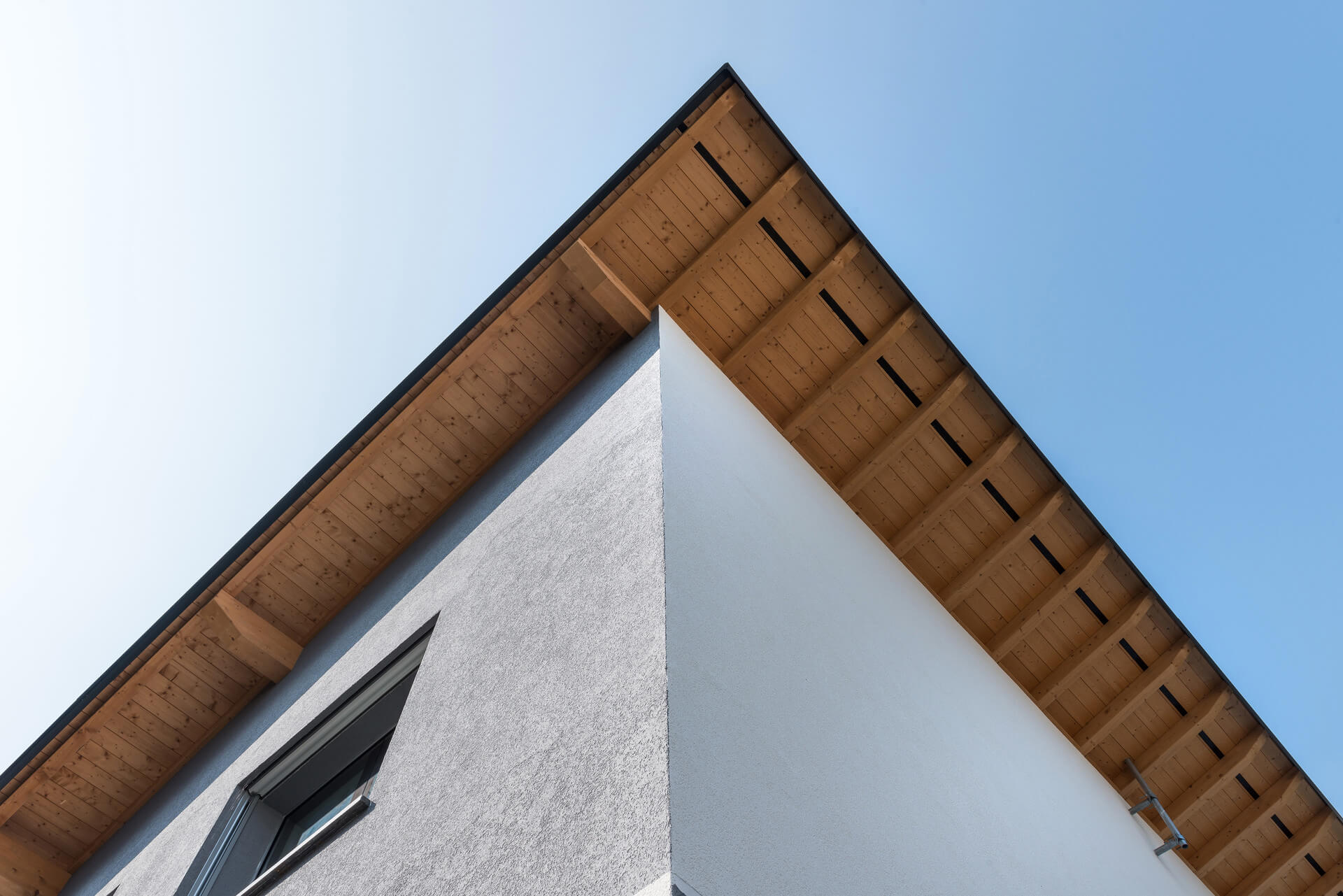 Finitura tetto di casa passiva realizzata da AB Legno