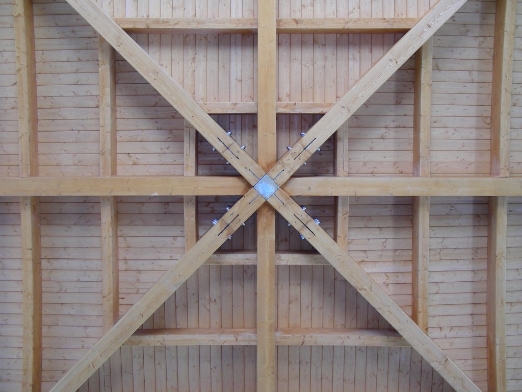 copertura in legno vista dal basso