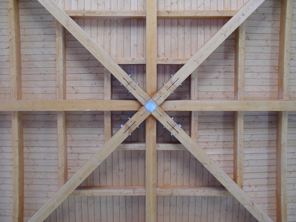 copertura in legno vista dal basso
