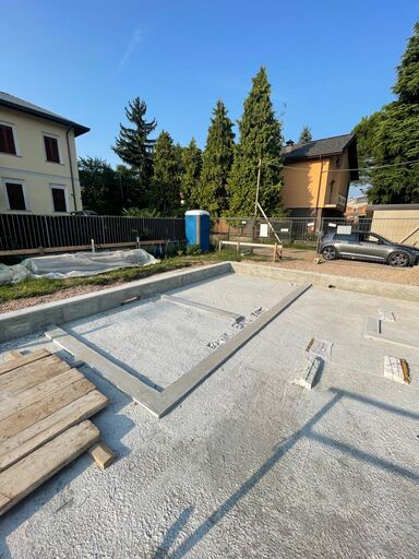 Fondazioni edificio unifamiliare a due piani in bioedilizia