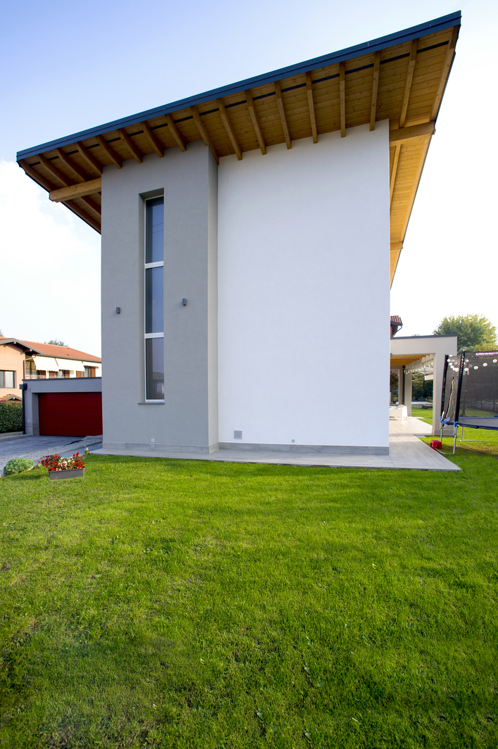 Edificio unifamiliare a due piani in bioedilizia