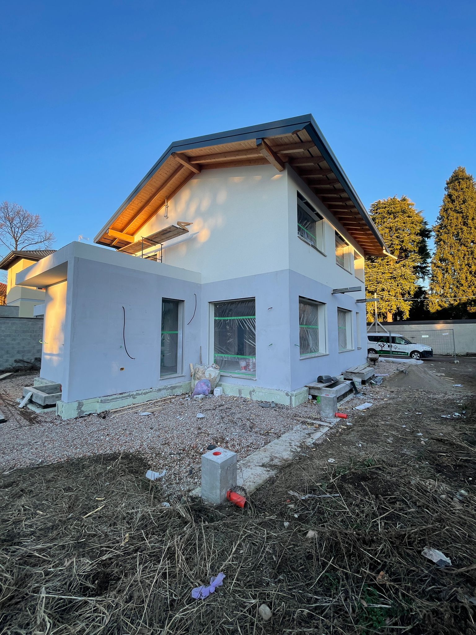 casa in legno a due piani a Fagnano Olona