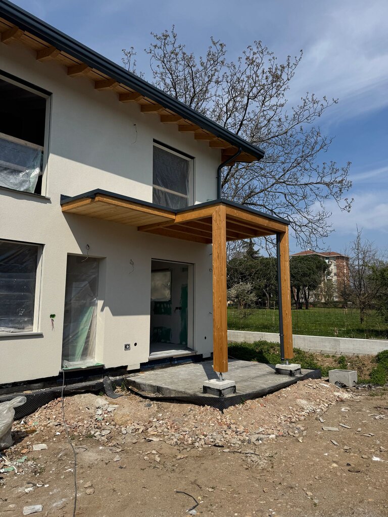 Facciata con portico