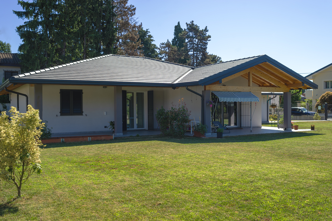 villa monopiano con giardino