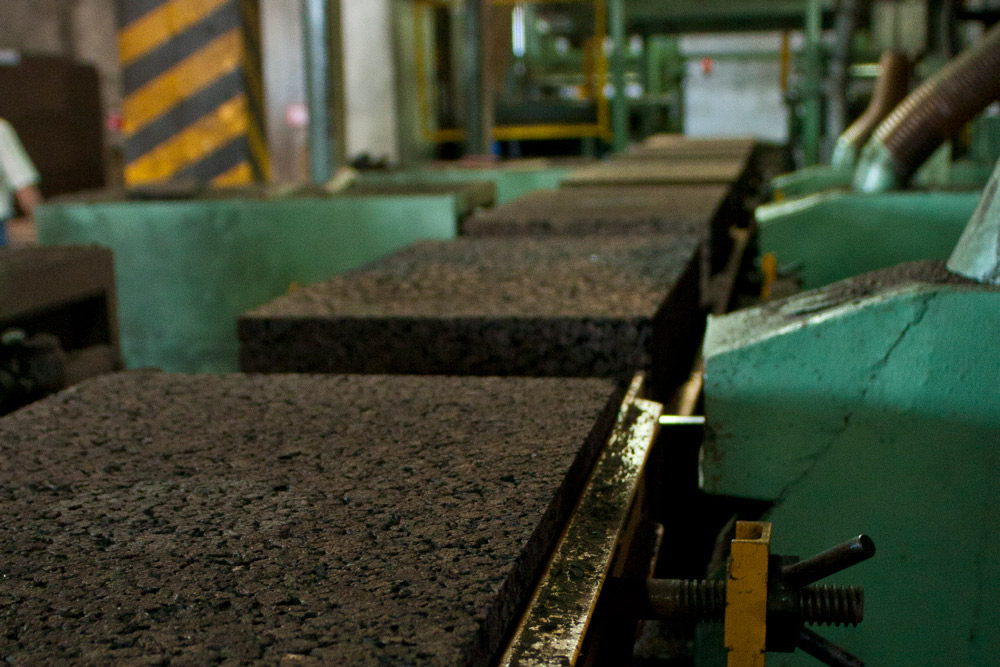 produzione di pannelli in sughero isolanti